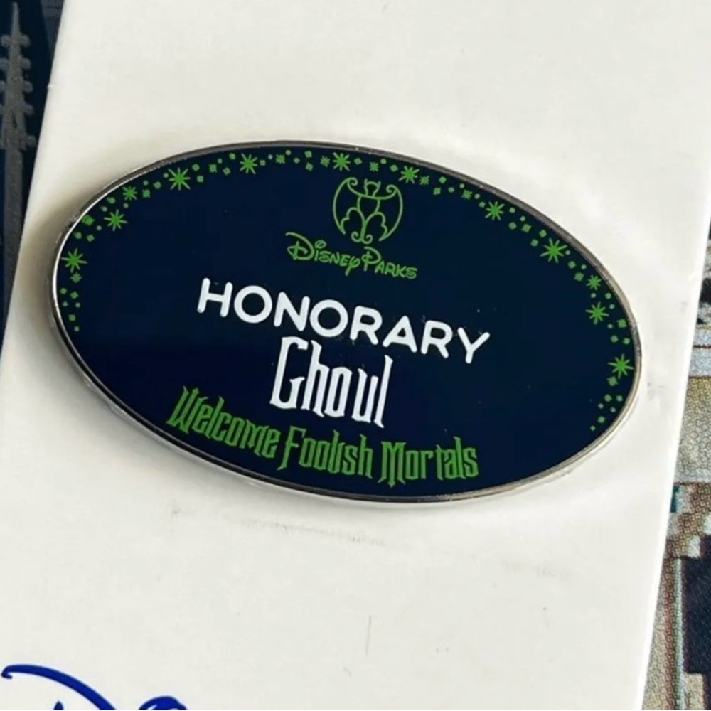 Disney Parks Honorary Ghoul Pin “The Haunted Mansion” “Welcome Foolish Mortals”